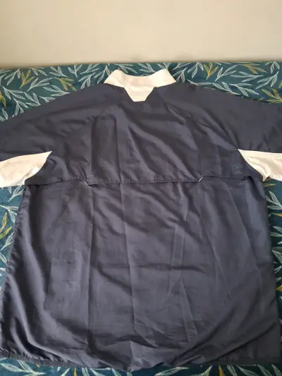 Cortaviento Reebok azul con detalles blancos - miniatura 3