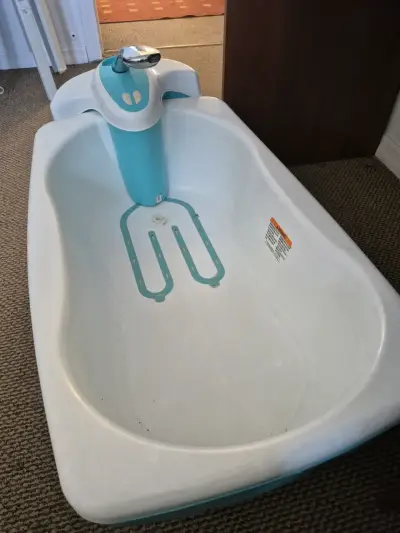 Tina de baño para bebé con ducha integrada - miniatura 1