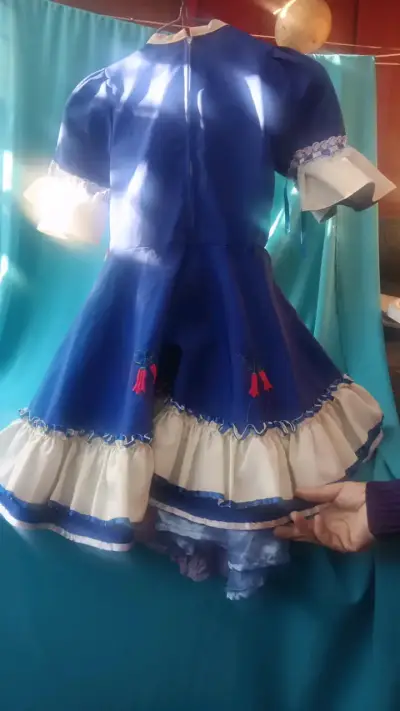 Vestido de Baile Folclórico Azul con Encaje - miniatura 2