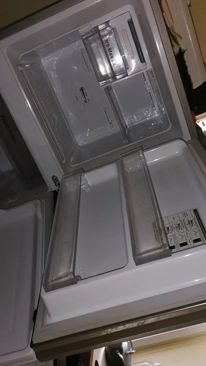 Refrigerador Samsung RT25FARADSP con Congelador Superior - 4
