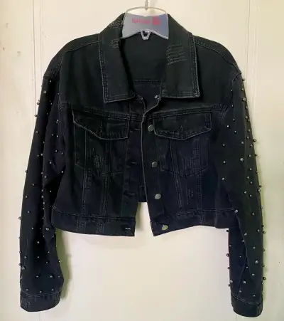 Chaqueta de mezclilla negra con tachas - miniatura 1