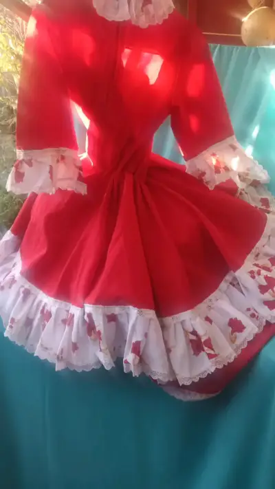 Vestido de Huasa Tradicional Rojo con Encaje - miniatura 1