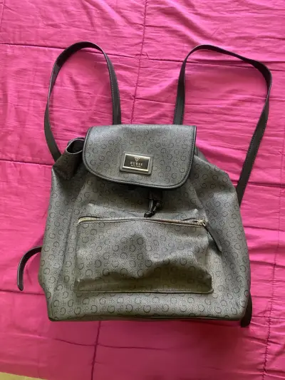 Mochila Guess con diseño monograma - miniatura 1