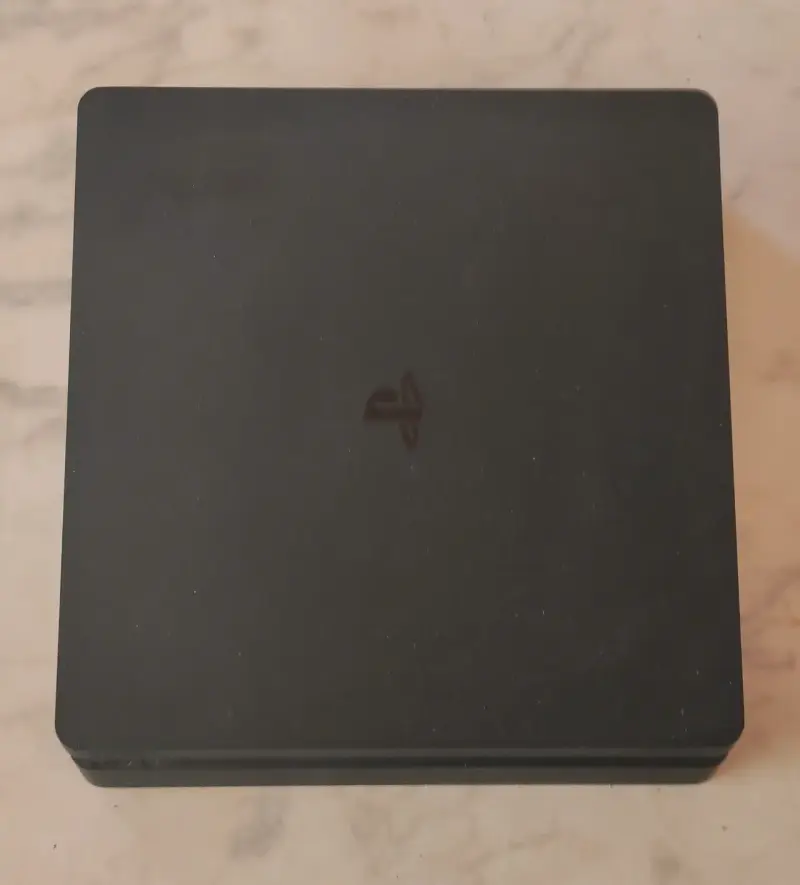 Consola PS4 con 3 juegos y control original - 2