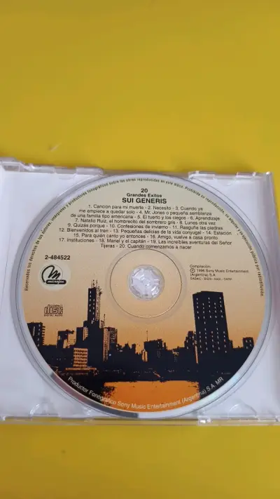 CD Grandes Éxitos Sui Generis - miniatura 3