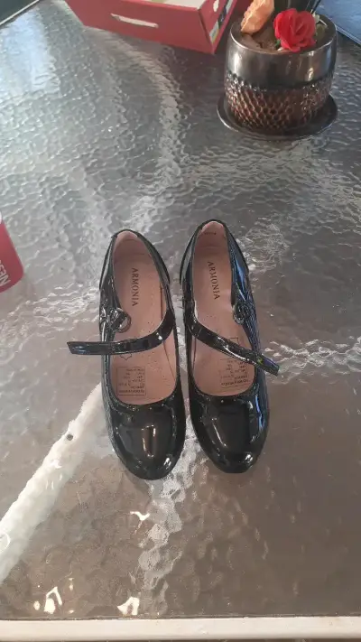 Zapatos de charol cueca N 37 - miniatura 1