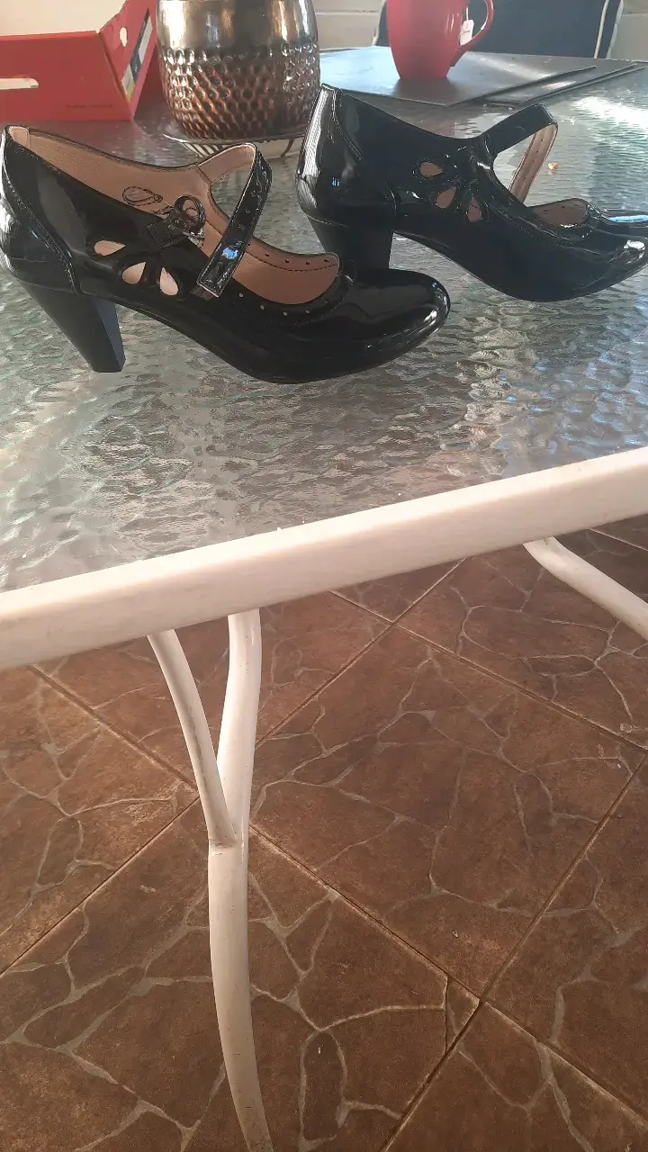 Zapatos de charol cueca N 37 - 2