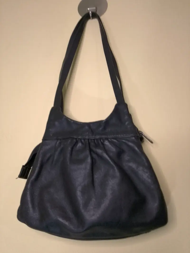 Cartera negra con diseño de abeja bordada - 2