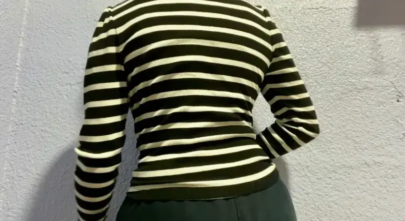 Polera de rayas blancas y negras para mujer - 4