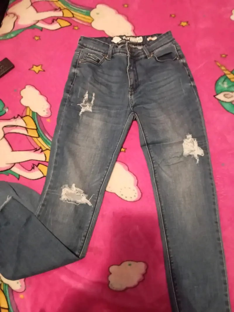 Jeans de mezclilla para niño con diseño desgastado - 2