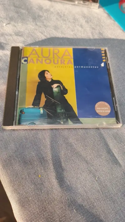 CD Laura Canoura - Pasajeros Permanentes - miniatura 1