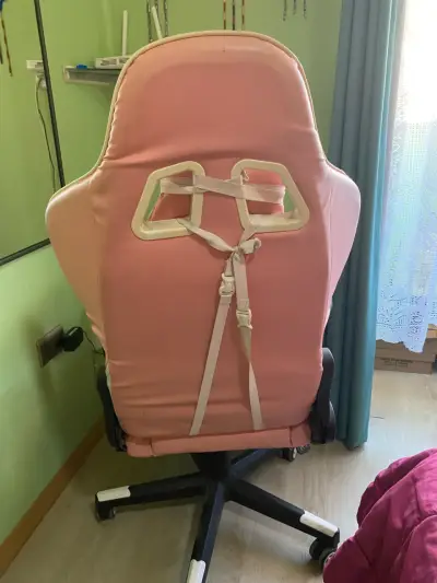 Silla gamer rosa Novartis Zero con reposapié - miniatura 3