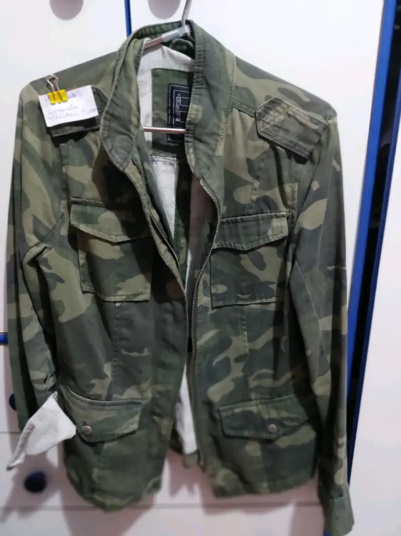 Chaqueta militar camuflada para hombre