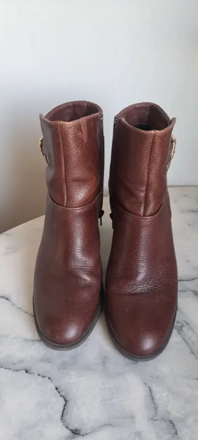Botines 37 de cuero marrón con tacón - miniatura 2