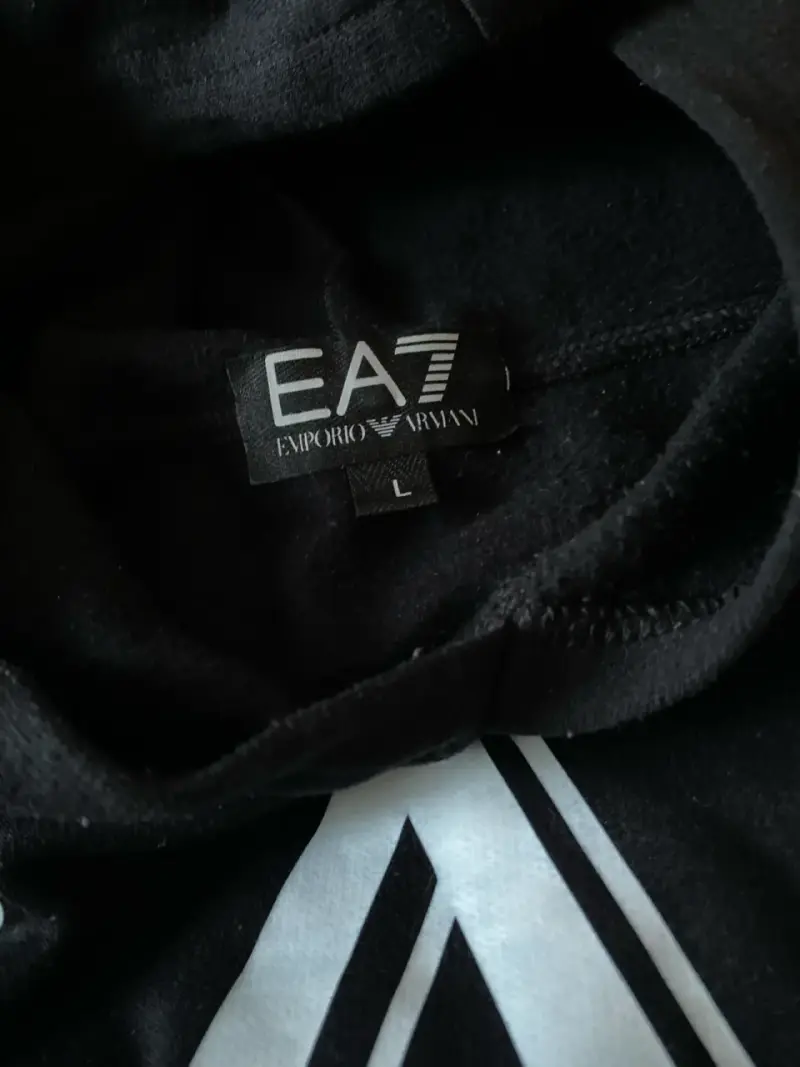 Polerón negro EA7 Emporio Armani con capucha - 2