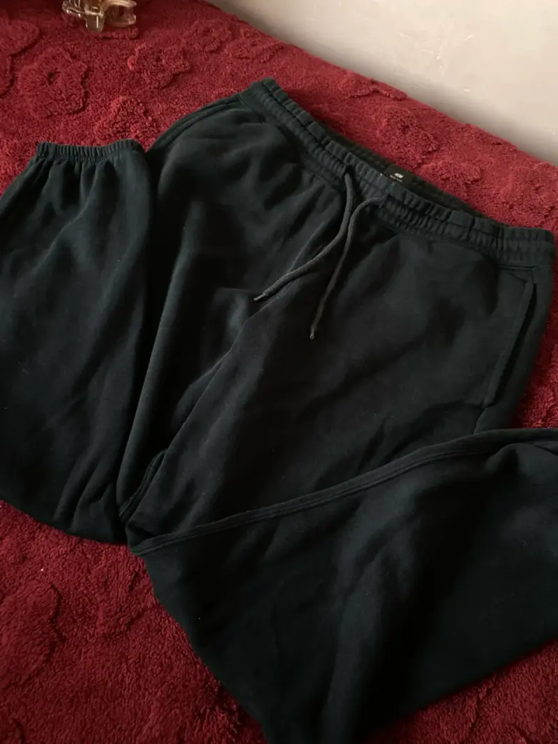 Pantalones deportivos negros H&M Relaxed Fit