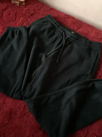 Pantalones deportivos negros H&M Relaxed Fit - miniatura 1