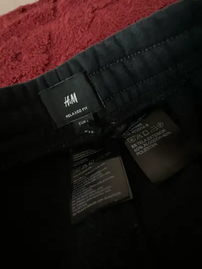 Pantalones deportivos negros H&M Relaxed Fit - miniatura 2