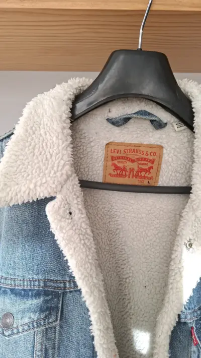 Chaqueta de mezclilla Levi's con forro de borrego - miniatura 2