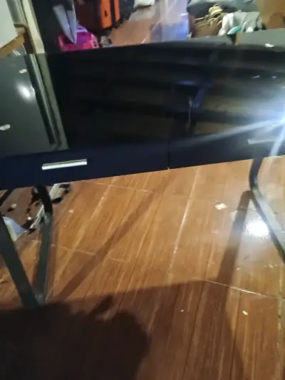 Escritorio de vidrio negro con cajones - miniatura 2