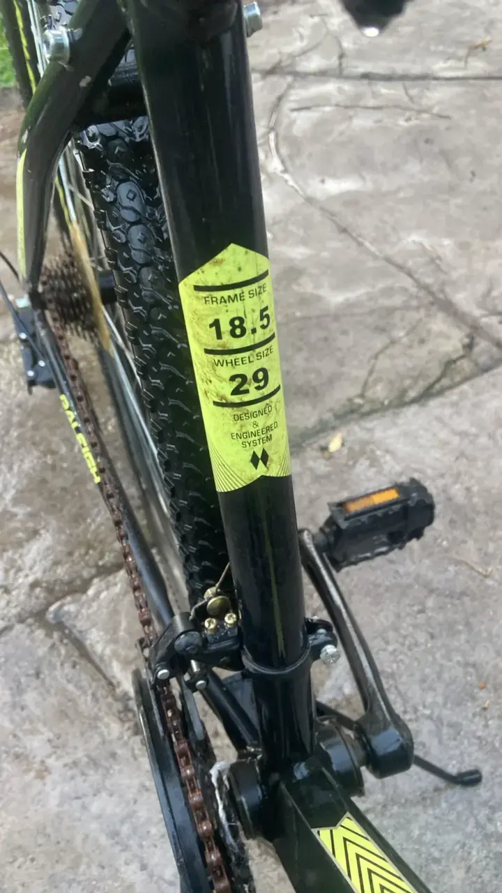 Bicicleta de montaña Raleigh negra y verde - 5