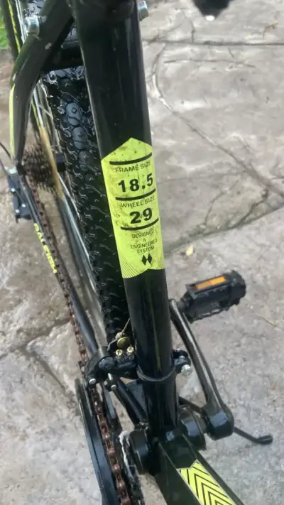 Bicicleta de montaña Raleigh negra y verde - miniatura 5