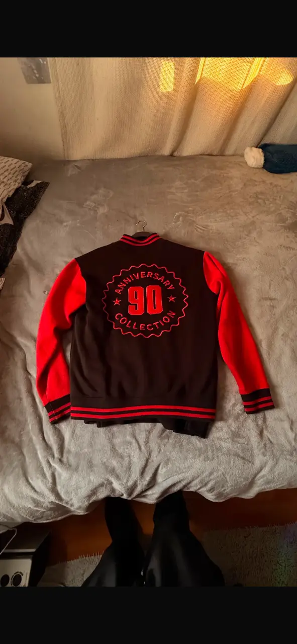 Chaqueta varsity negra y roja Pimps - 2