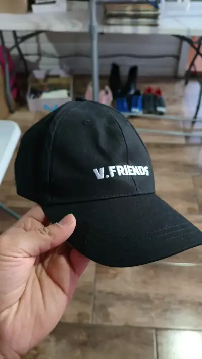 Gorra negra V. Friends ajustable - miniatura 1