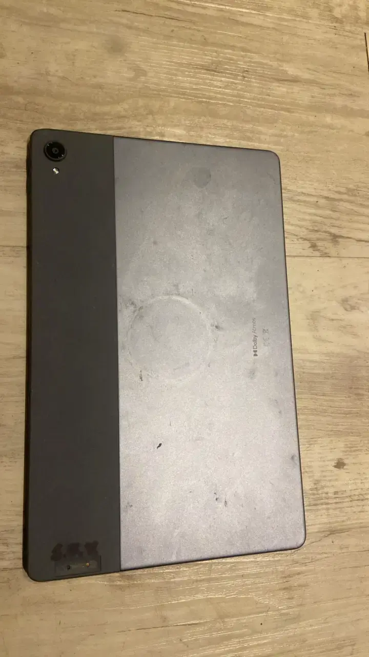 Tablet Lenovo con cámara trasera - 2