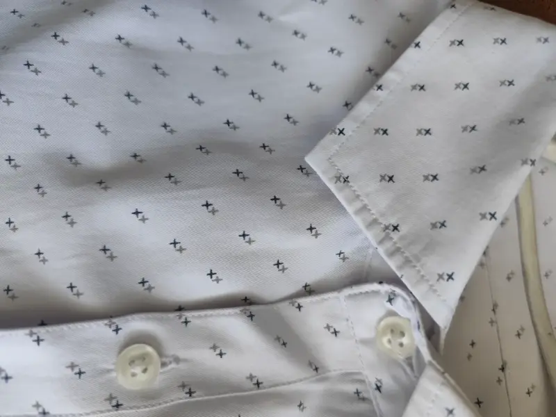 Camisa blanca de hombre con estampado Talla L - 2