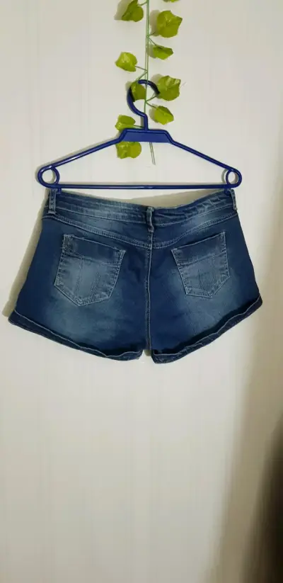 Conjunto de blusa floral y shorts de mezclilla - miniatura 4