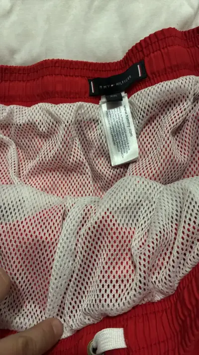 Shorts de baño rojos Tommy Hilfiger - miniatura 2