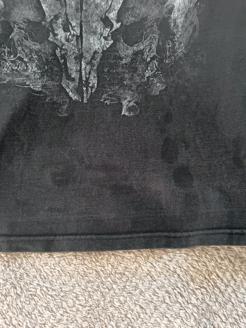 Polera negra W:O:A con diseño de calaveras - 3
