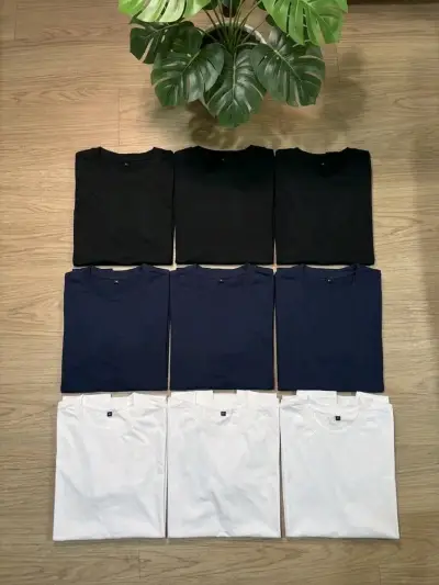 de poleras básicas en negro, azul y blanco - miniatura 1