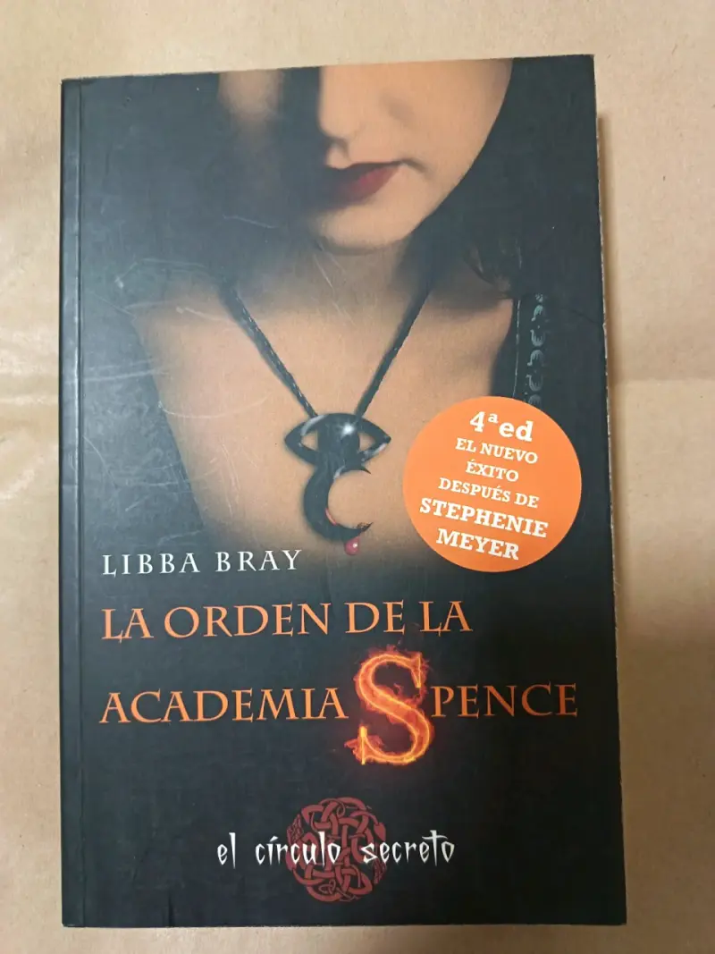 Libro 'La Orden de la Academia Spence' de Libba Bray - 1