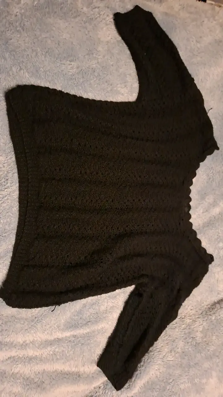 Suéter negro de punto calado para mujer - 1