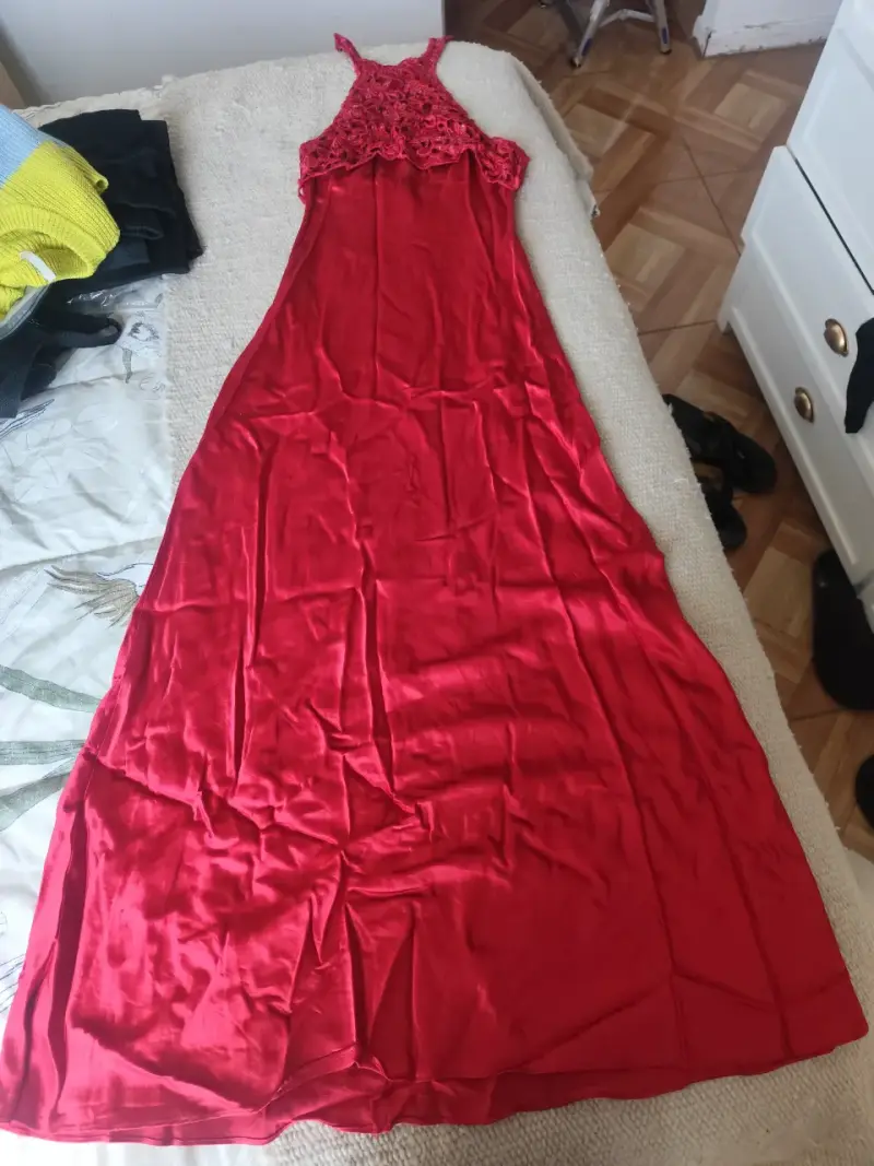 Vestido largo rojo con encaje floral para reparar - 2