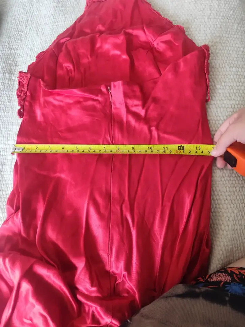 Vestido largo rojo con encaje floral para reparar - 5