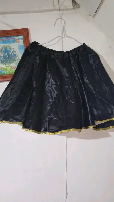 Vestido elegante falda de baile y vestido sencillo - miniatura 2