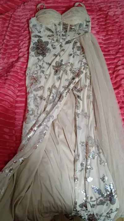Vestido elegante falda de baile y vestido sencillo - miniatura 4