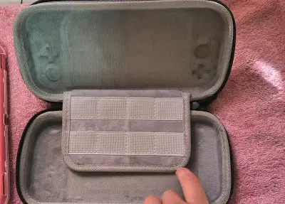 Consola Nintendo Switch Lite Coral con Estuche - miniatura 2
