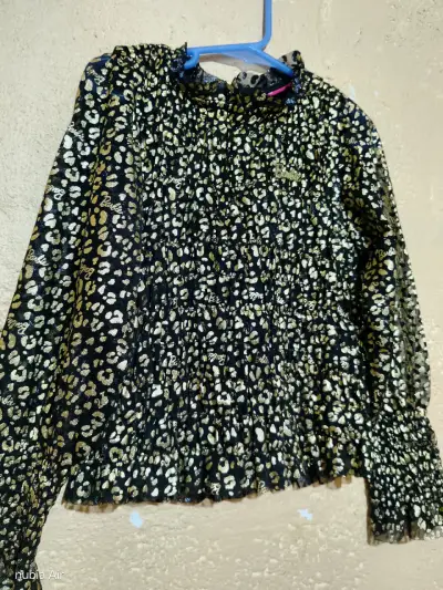 Vestido de mezclilla para niña con bordado floral - miniatura 2