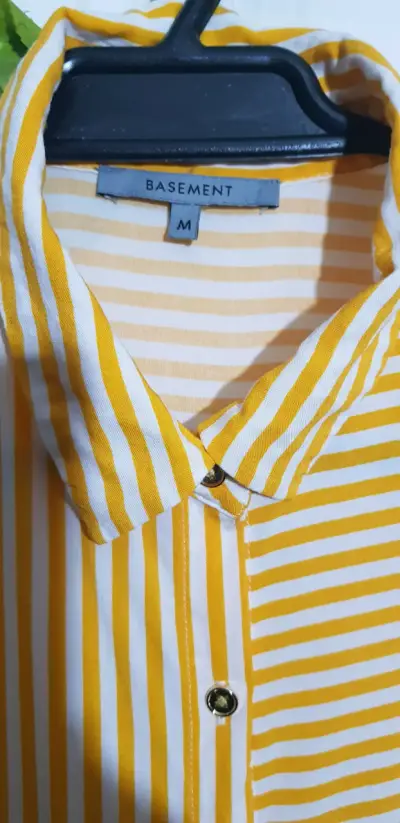 Blusa sin mangas a rayas amarillas Basement - miniatura 2