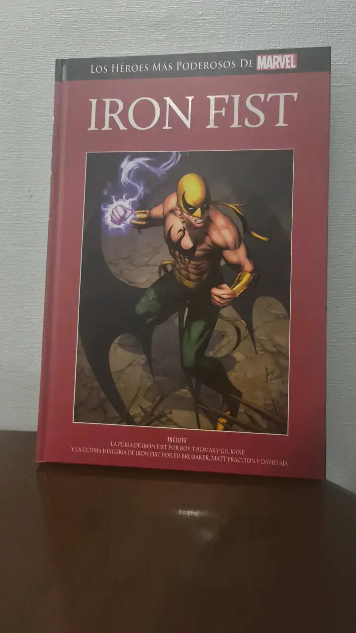 Comic Iron Fist de Marvel en buen estado