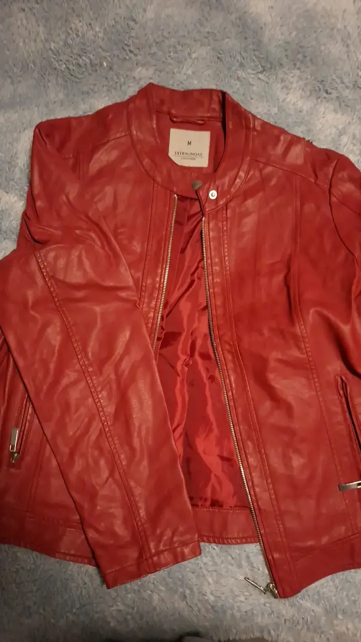 Chaqueta de cuero sintético roja Extrabindas - 1