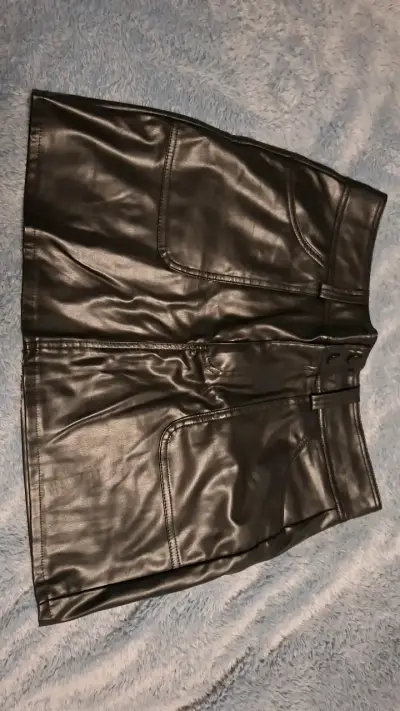 Falda corta de cuero sintético negra Blugirl - miniatura 1