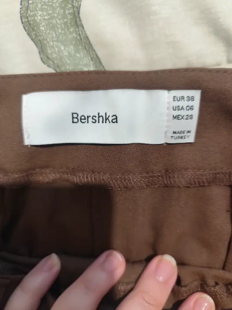 Pantalones marrones de vestir Bershka talla 38 - 2