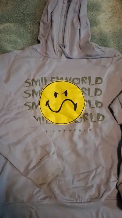 Polerón SmileyWorld con capucha y diseño gráfico - miniatura 1