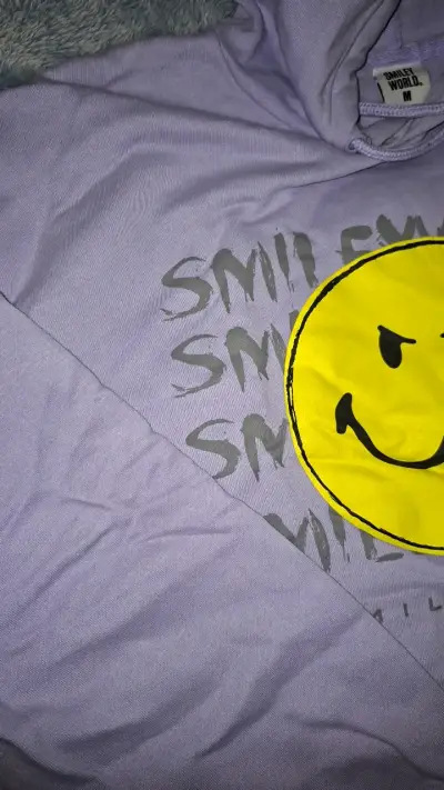 Polerón SmileyWorld con capucha y diseño gráfico - miniatura 3