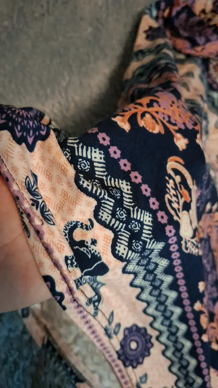 Polera sin mangas con estampado étnico - 2
